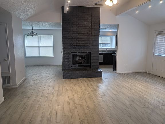 2nd image of 522 Valley Mills Dr