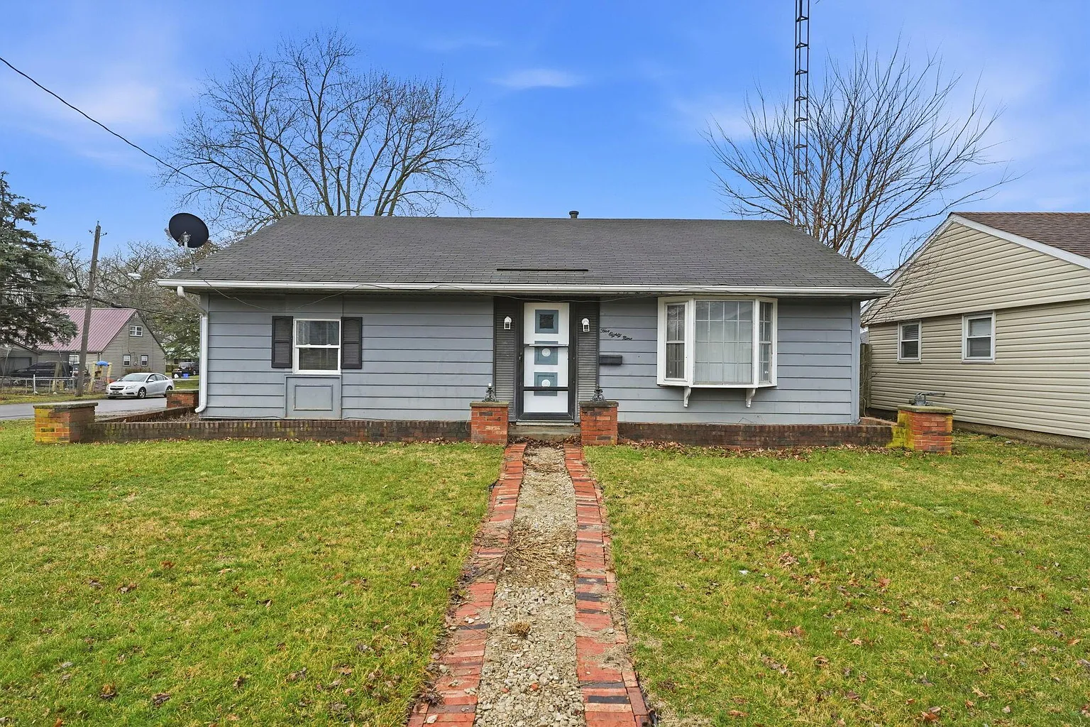 589 Uncapher Ave photo 1