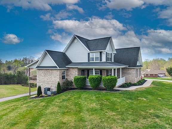 5th image of 339 Silver Creek Dr