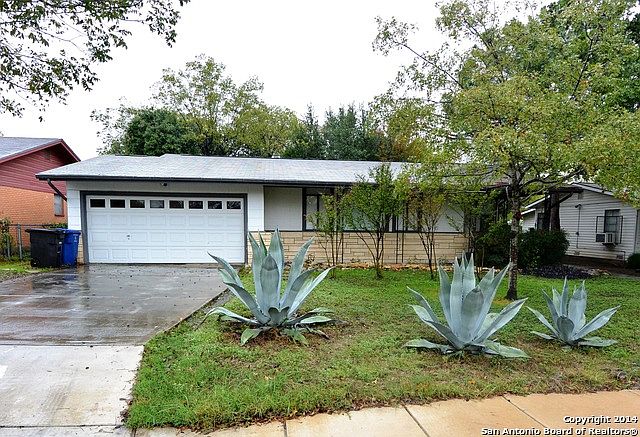 1st image of 379 Overhill Dr