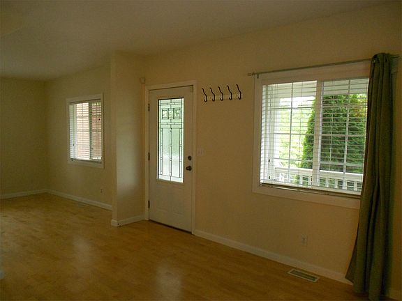 5th image of 5018 51st Ave S