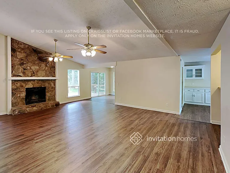 614 Oxford Hall Dr — Photo 4