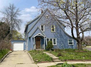 227 1st St, Baraboo, WI 53913
