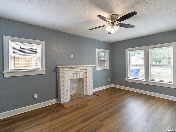 3rd image of 115 BROADBENT AVE