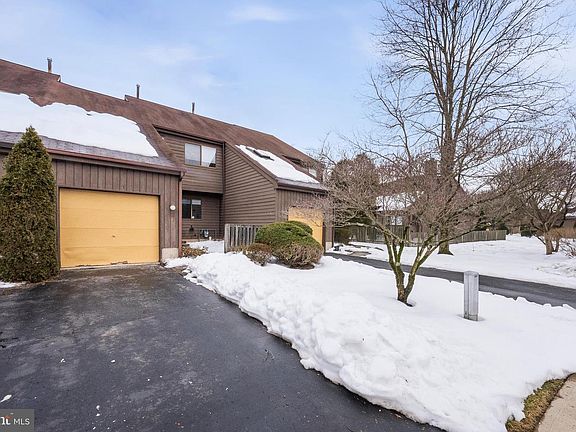 4th image of 12 Jacob Ct