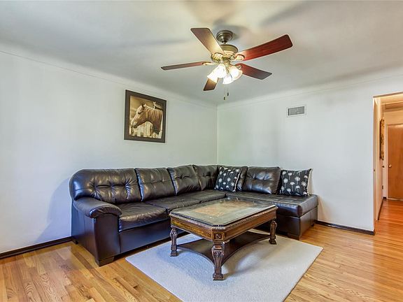 3rd image of 5445 Dresden Ave