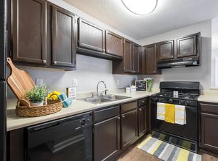 100 Chase Lake Dr #1807, Jonesboro, GA 30236