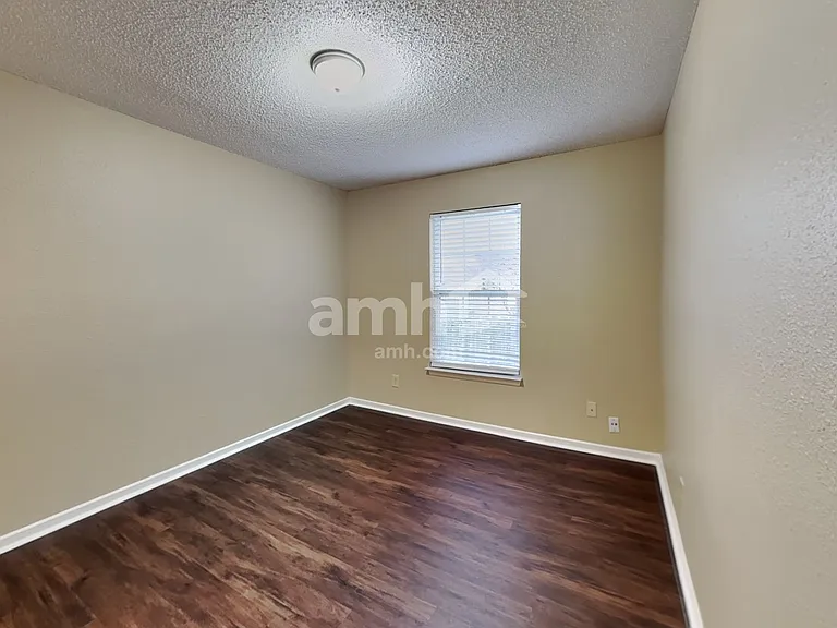 10757 Emery Dr — Photo 18