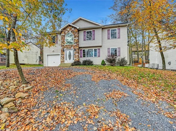 6080 Boardwalk Dr, Tobyhanna, PA 18466