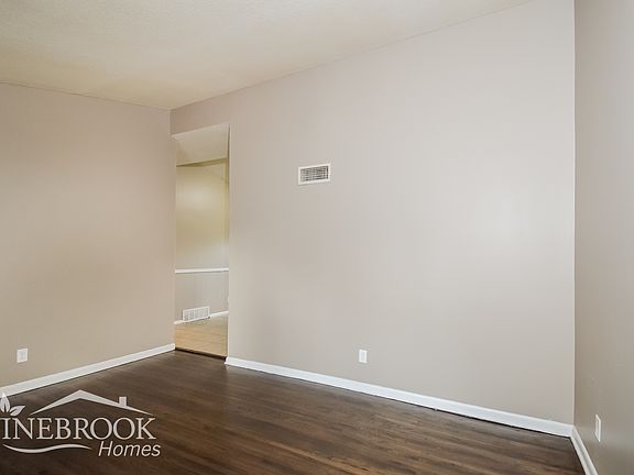 4th image of 4616 Newton Dr