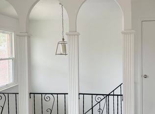 41-30 249th St #2, Little Neck, NY 11363