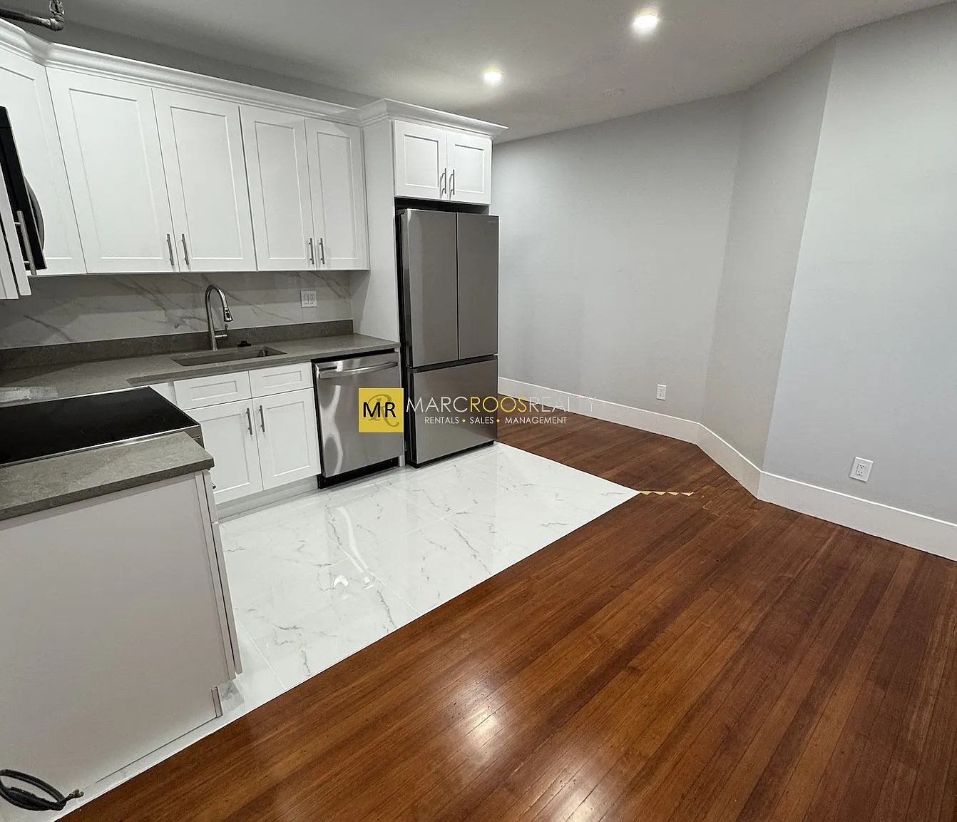 1 bed, 345 sqft, $2,700 — Photo 3