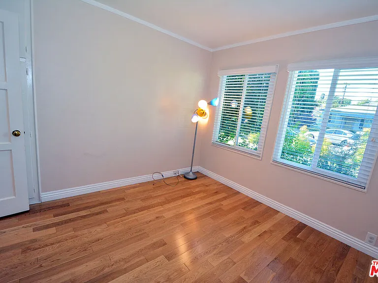12944 Haynes St — Photo 15
