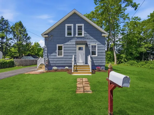 4 Wilson St, Wilbraham, MA 01095