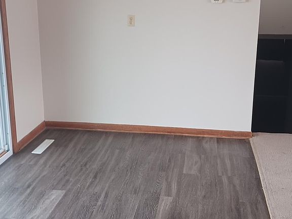 4th image of 1530 W Ave E