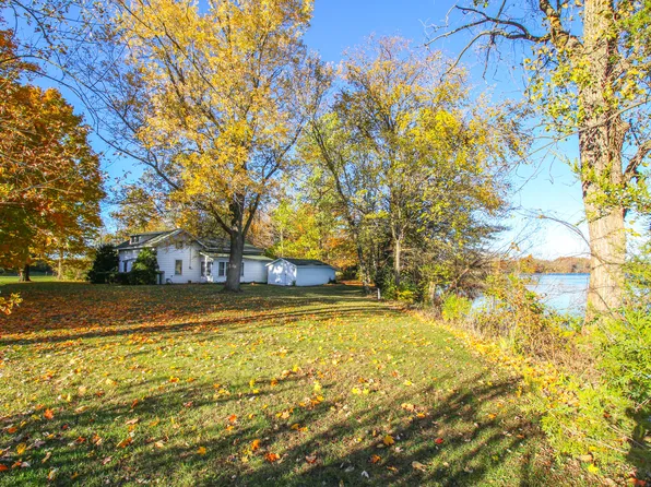 303 Spring St, Constantine, MI 49042