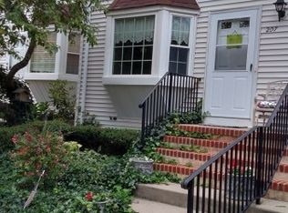 207 Salem Ct #207, Flemington, NJ 08822