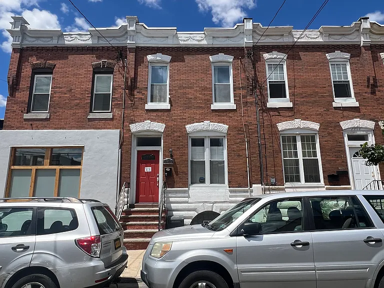 1910 S 19th St — Photo 1