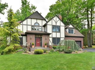 421 Lewelen Cir, Englewood, NJ 07631