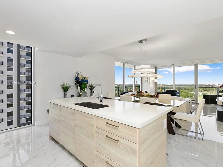 16385 Biscayne Blvd #1701 — Photo 9