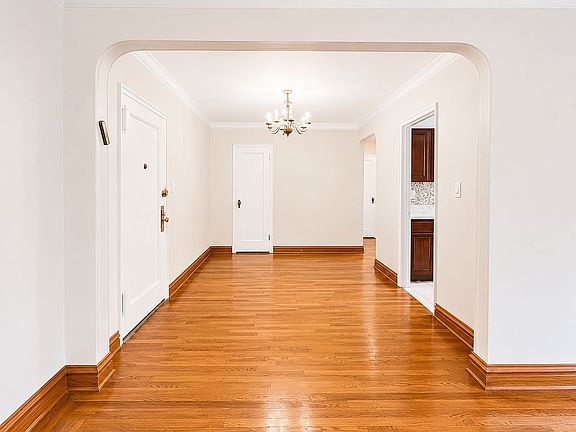 2nd image of 6910 Yellowstone Blvd APT 114