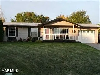702 Whitman Ct photo 1