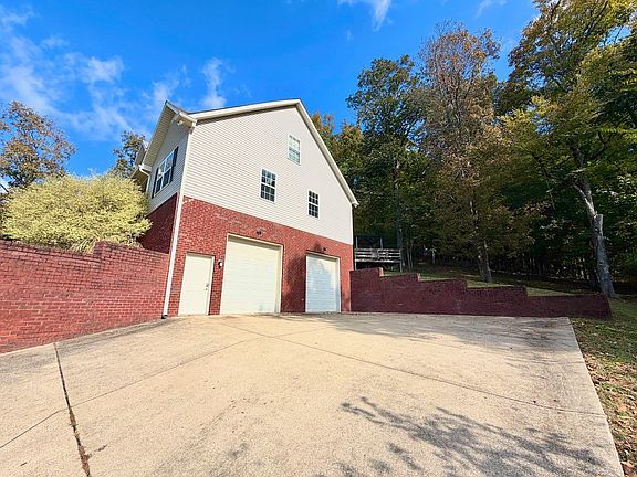 4th image of 216 Matt Dr