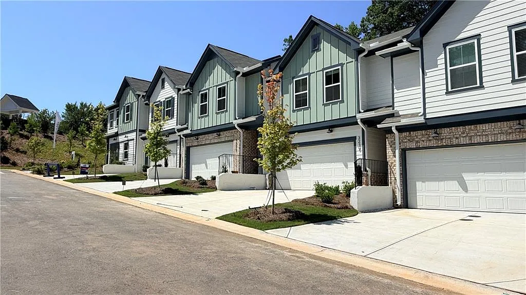 3 bed, 2.5 bath, 2035 sqft, $2,700 — Photo 1