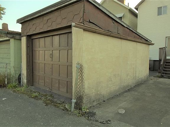 5th image of 918 McKean Ave