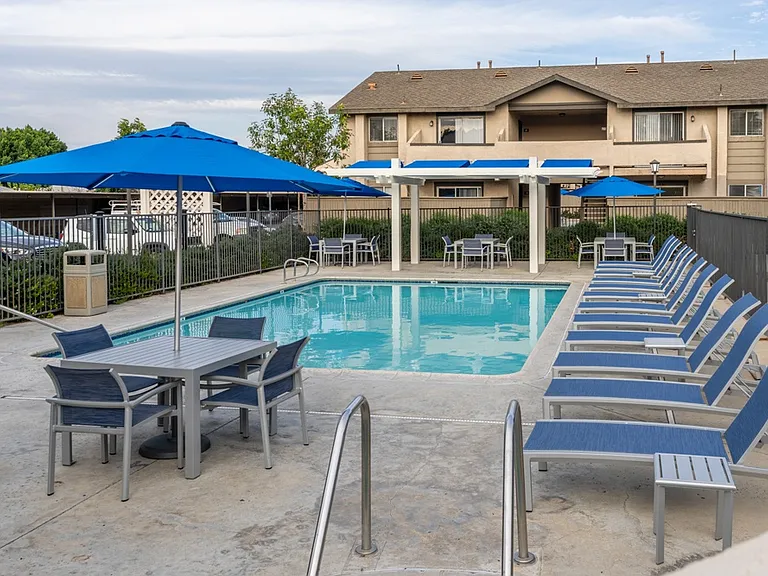 Sunstone Place Apartments — Photo 22