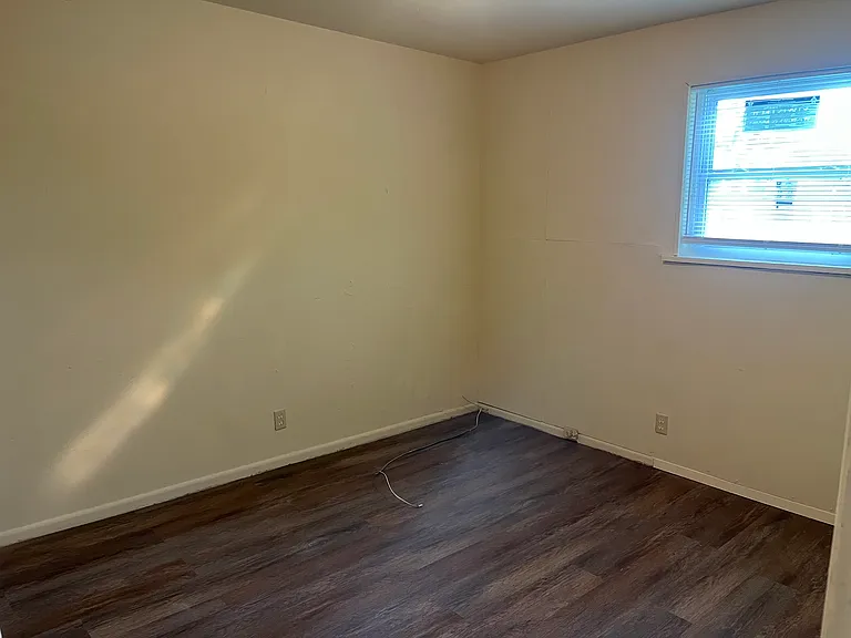 1364 Gormans Ln — Photo 2