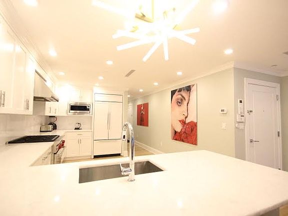 4th image of 227 E 67th St APT 1