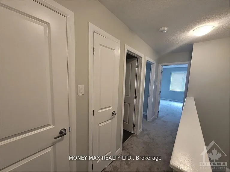 551 Clemency Cres — Photo 30
