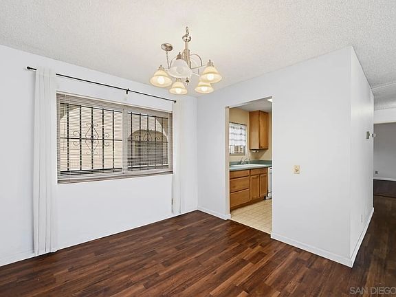 5th image of 2530 Clairemont Dr Unit 303