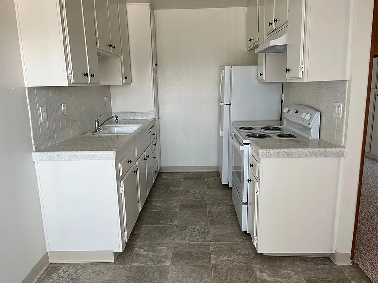 4377 Marlborough Ave — Photo 8