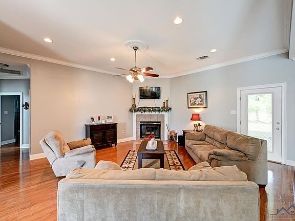 4th image of 427 Donald Dr