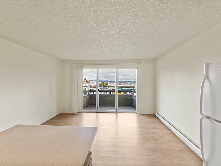 Baycrest Apartments — Photo 25