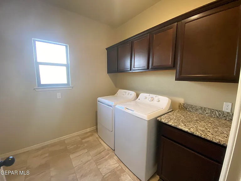 408 La Puesta Dr — Photo 7