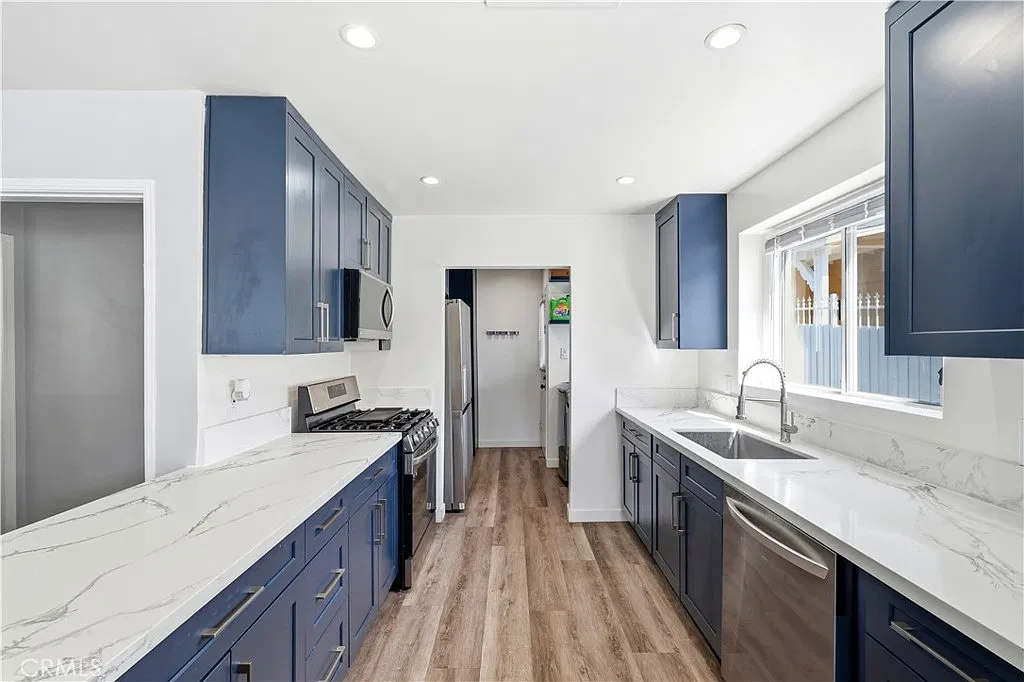 2 bed, 1663 sqft, $4,000 — Photo 2