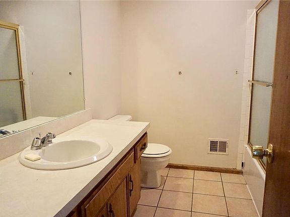 4th image of 3717 E 114th Ter