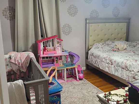4th image of 22 Lennon Ave #1