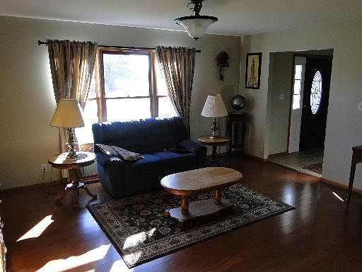5th image of 411 Feeney Dr