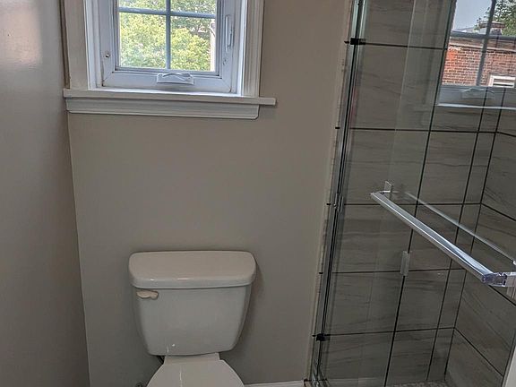 3rd image of 1515 W Westmoreland St Floor 3