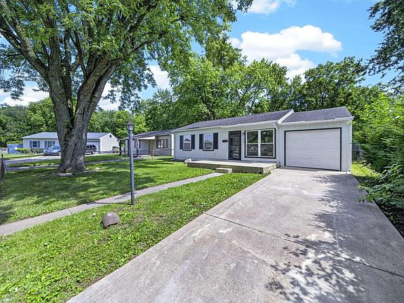 2nd image of 1025 National Dr
