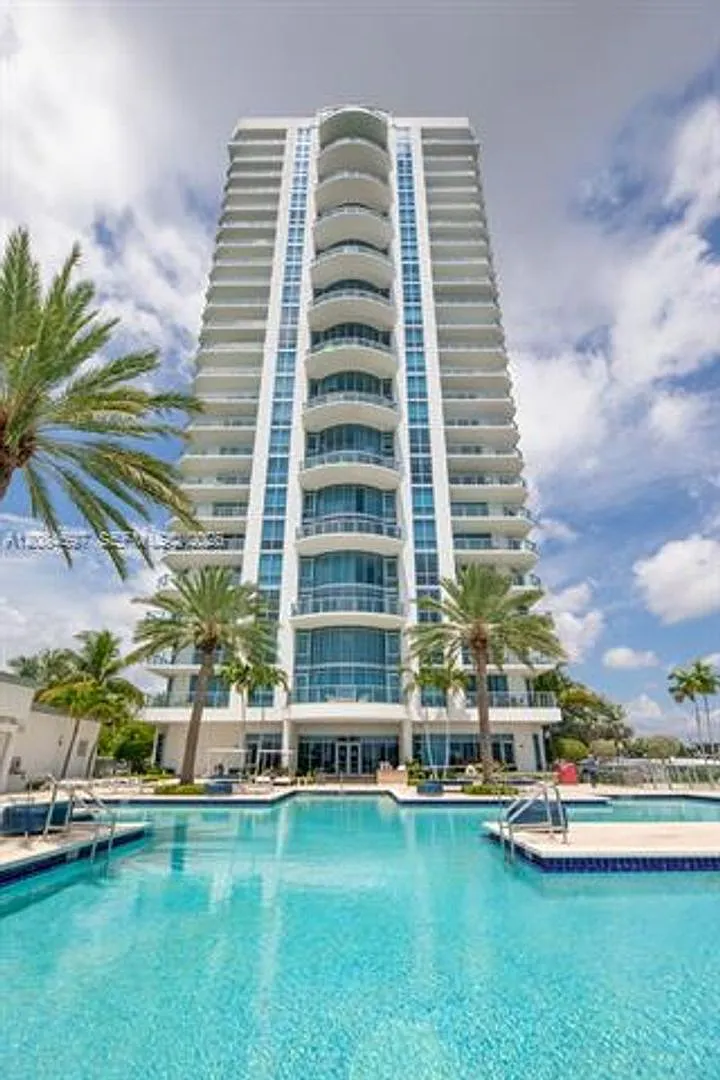 17111 SE Biscayne Blvd cu-1110, North Miami Beach, FL 33160 — Photo 2