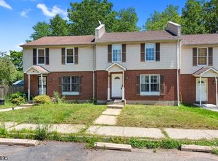 4 Dandridge Dr, Newark, NJ 07108