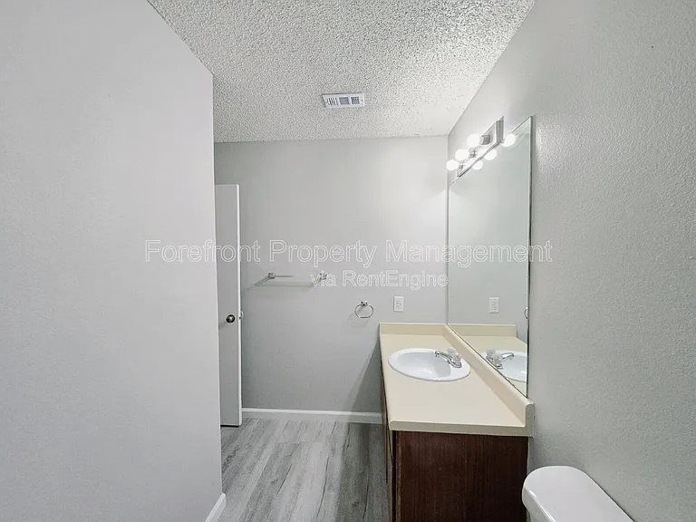 5507 Roanwood — Photo 12