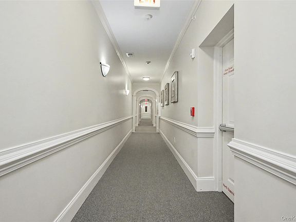 3rd image of 541 Regency Drive