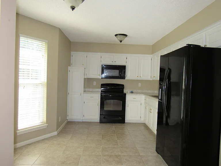15146 Glenwood Ave #15146 — Photo 11