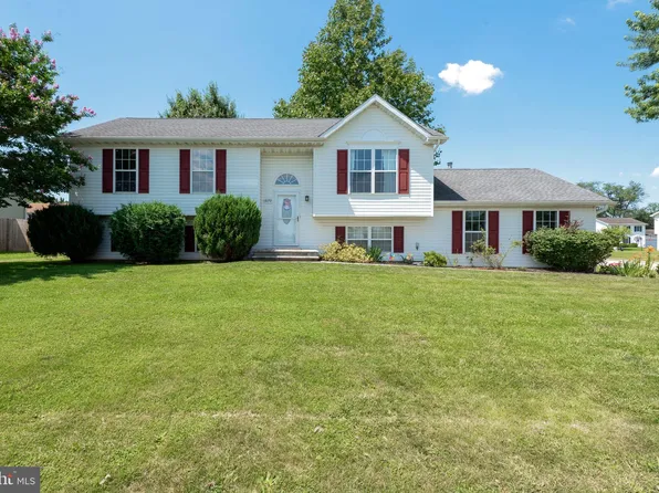 1670 Beech Ln, Hanover, PA 17331